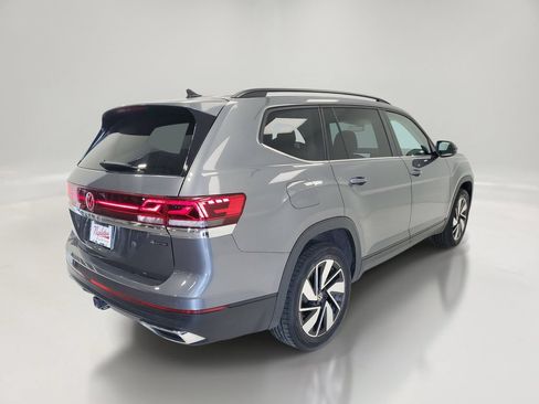 Used 2025 Volkswagen Atlas SE AWD/4WD image 6
