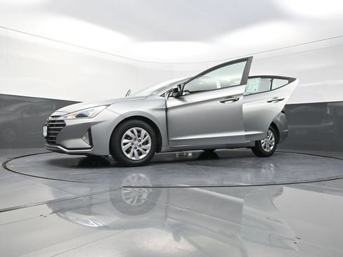 Used 2020 Hyundai Elantra SE FWD image 33