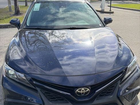 Certified 2022 Toyota Camry SE image 3