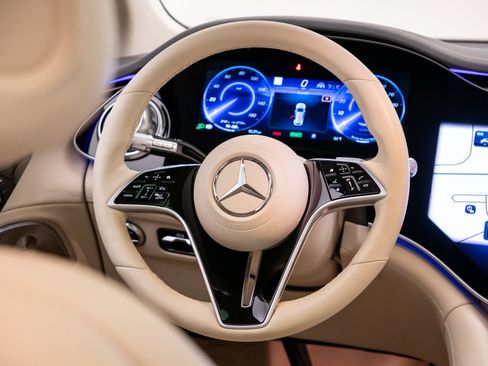 Used 2023 Mercedes-Benz EQS 580 4MATIC SUV image 10