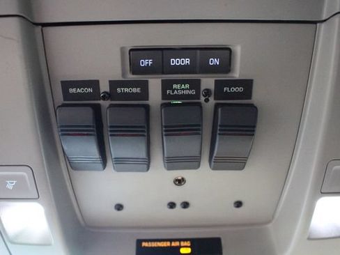 Used 2015 GMC Sierra 3500 SLE w/ SLE Preferred Package AWD/4WD image 23