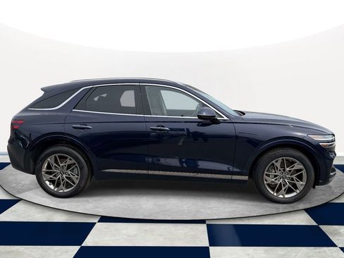 Certified 2025 Genesis GV70 2.5T AWD/4WD image 4