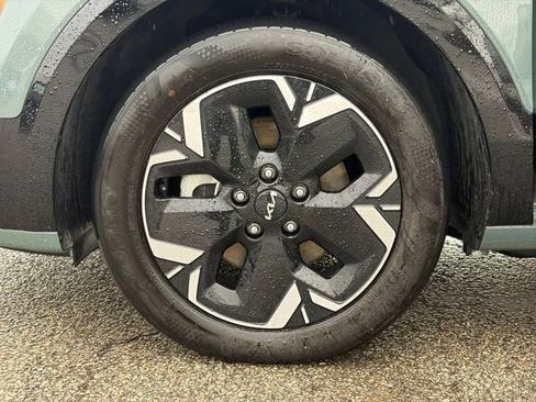 Certified 2023 Kia Niro Wave w/ Wave Preserve Package image 9