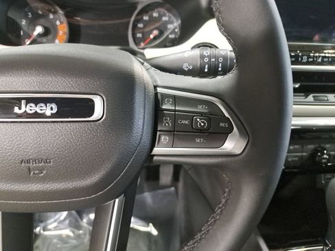 Certified 2024 Jeep Compass Limited image 18