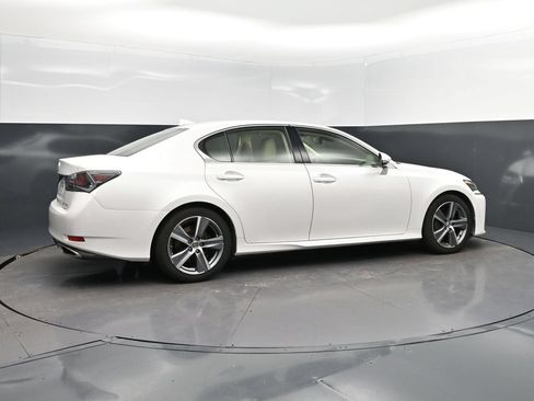 Used 2017 Lexus GS 350 w/ Preferred Accessory Package RWD image 8