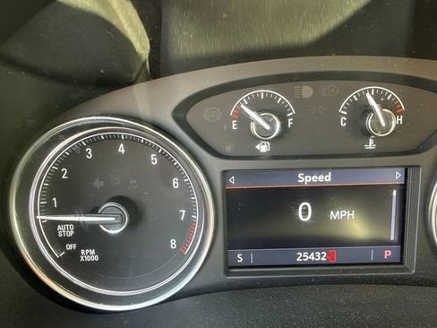 Used 2024 Buick Enclave Essence w/ Experience Buick Package AWD/4WD image 9