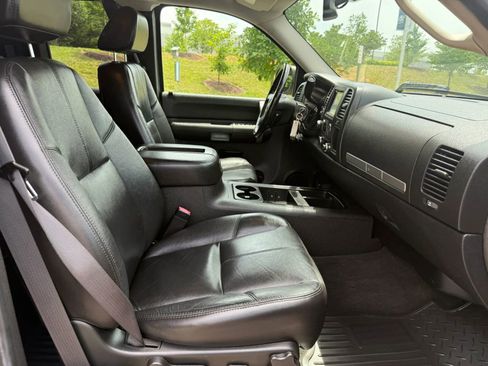Used 2007 Chevrolet Silverado 1500 LT w/ Towing Package AWD/4WD image 21