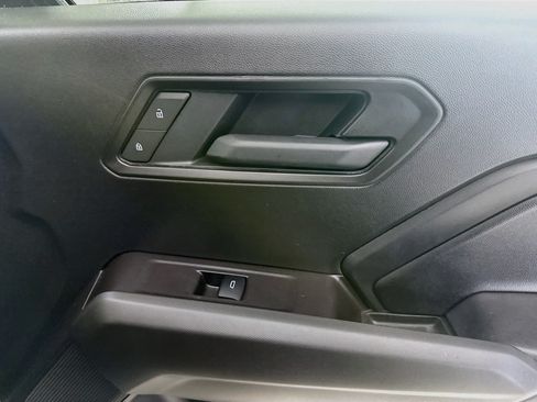 Used 2025 Chevrolet Colorado Trail Boss AWD/4WD image 31