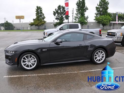 Used 2024 Ford Mustang GT Premium RWD image 2