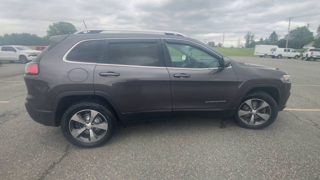 Used 2019 Jeep Cherokee Limited AWD/4WD image 9