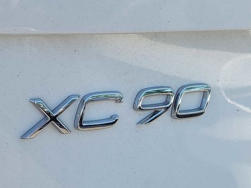 Certified 2024 Volvo XC90 T8 Ultimate w/ Protection Package Premier AWD/4WD image 27