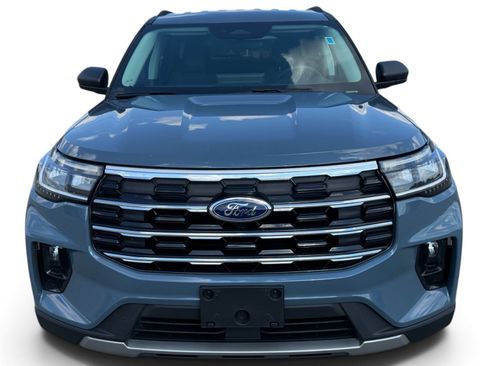 Used 2025 Ford Explorer Active w/ Active Comfort Package AWD/4WD image 2