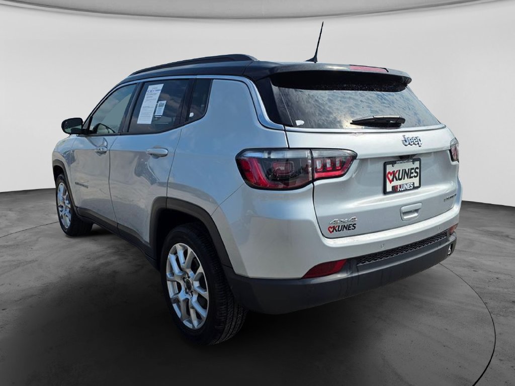 Used 2025 Jeep Compass Limited AWD/4WD image 5