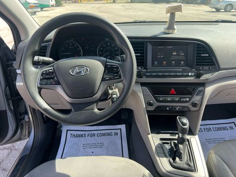 Used 2017 Hyundai Elantra SE FWD image 9
