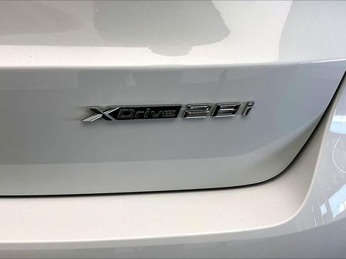 Used 2025 BMW X1 xDrive28i w/ Convenience Package AWD/4WD image 19