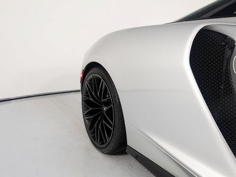 Used 2022 McLaren GT RWD image 32