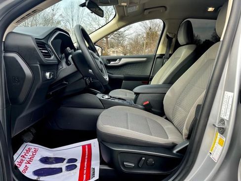 Used 2020 Ford Escape SE image 13