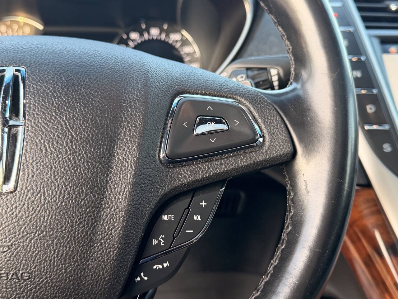 Used 2018 Lincoln MKX Reserve w/ Lincoln MKX Climate Package AWD/4WD image 13