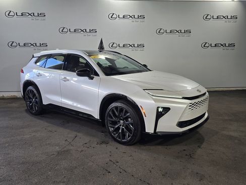 Used 2025 Toyota Crown Signia XLE image 3