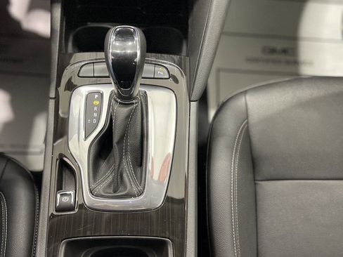 Used 2018 Buick Regal Essence w/ Driver Confidence Package #1 image 24