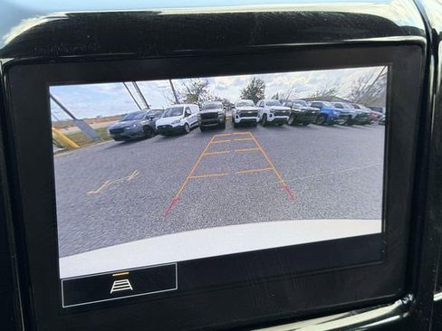 Used 2023 Chevrolet Traverse LT image 29