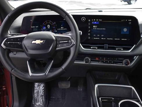 Used 2025 Chevrolet Equinox LT image 12