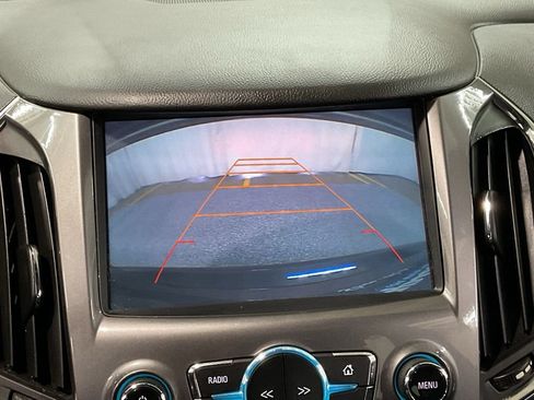 Used 2017 Chevrolet Cruze LT w/ Sun And Sound Package FWD image 16