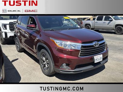 Used 2016 Toyota Highlander XLE w/ Preferred Accessory Package