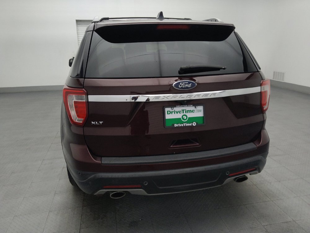Used 2018 Ford Explorer XLT FWD image 6