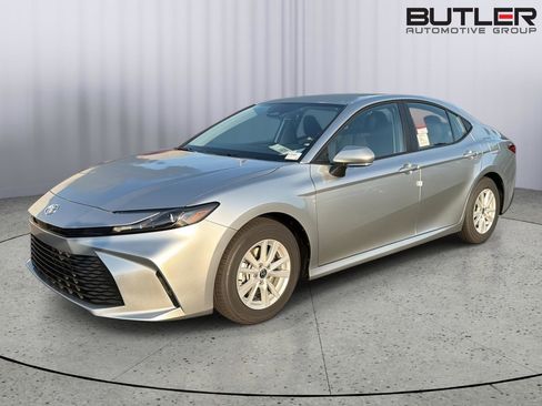 New 2026 Toyota Camry LE FWD image 2
