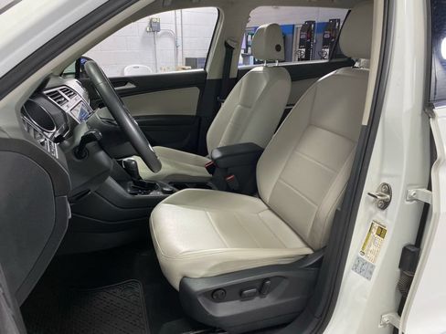 Used 2020 Volkswagen Tiguan SE w/ 3rd Row Seat Package AWD/4WD image 18