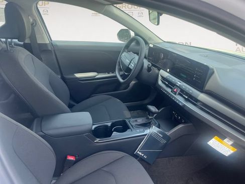 New 2026 Kia K4 FWD image 15