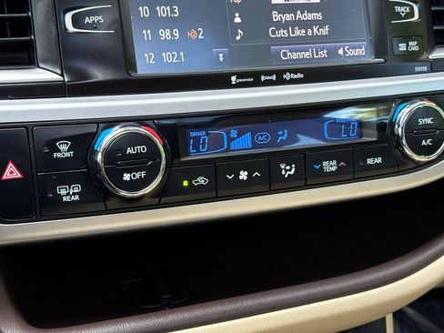 Certified 2016 Toyota Highlander XLE w/ Protection Package #3 AWD/4WD image 21