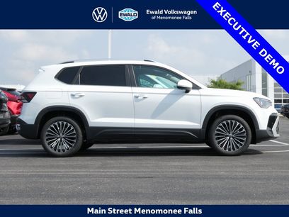 New 2025 Volkswagen Taos SE