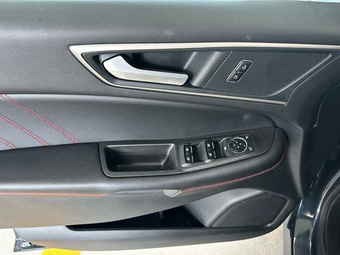 Used 2024 Ford Edge ST-Line w/ Class II Trailer Tow Package image 14