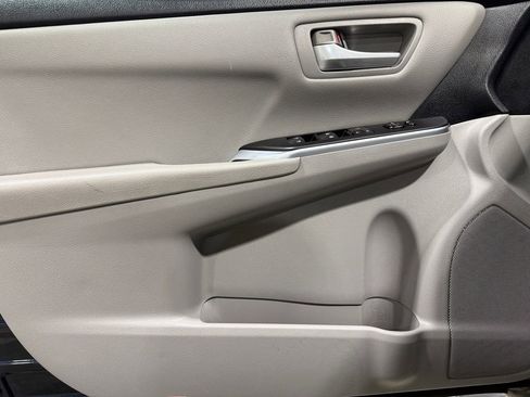 Used 2015 Toyota Camry LE image 20