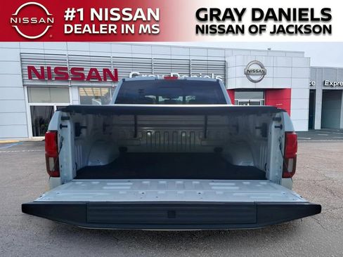 Used 2018 Ford F150 King Ranch w/ Equipment Group 601A Luxury AWD/4WD image 8