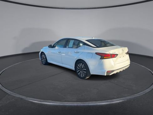 Used 2025 Nissan Altima 2.5 SV image 12