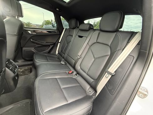 Used 2023 Porsche Macan AWD/4WD image 15