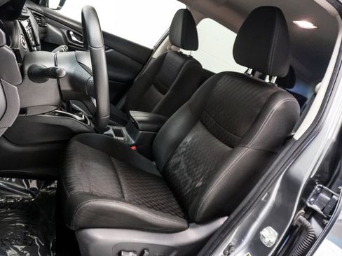 Used 2020 Nissan Rogue SV image 6