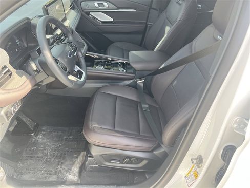 New 2026 Ford Explorer Platinum image 20