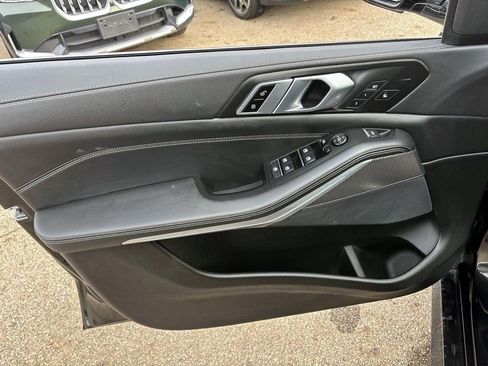 Used 2022 BMW X5 xDrive40i w/ M Sport Package image 11