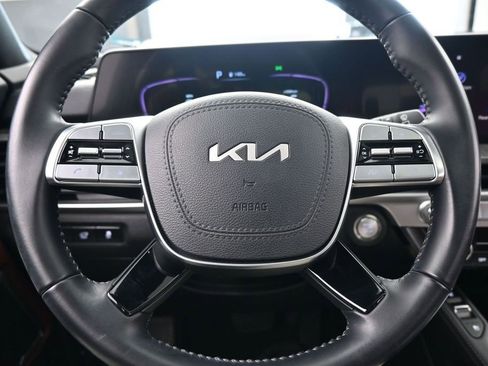 Used 2024 Kia Telluride EX w/ EX Captain's Chair Package FWD image 28