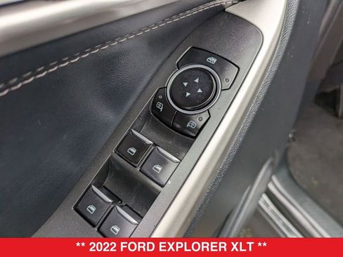 Used 2022 Ford Explorer XLT image 13