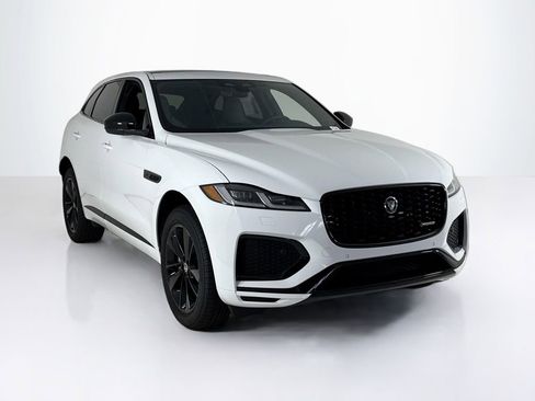 Used 2025 Jaguar F-PACE R-Dynamic S image 7