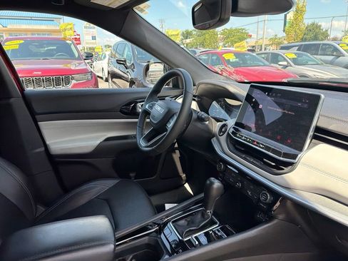 Used 2025 Jeep Compass Limited AWD/4WD image 13
