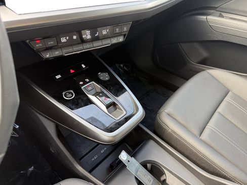 Used 2024 Audi Q4 e-tron Prestige image 13