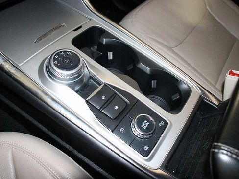 Used 2023 Ford Explorer Limited image 25