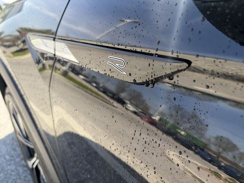 Used 2024 Volkswagen Tiguan SEL R-Line image 37