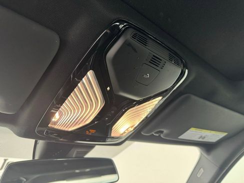 Used 2023 BMW 330i Sedan w/ Premium Package image 24